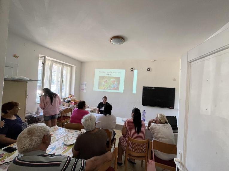 Posedenie so seniormi